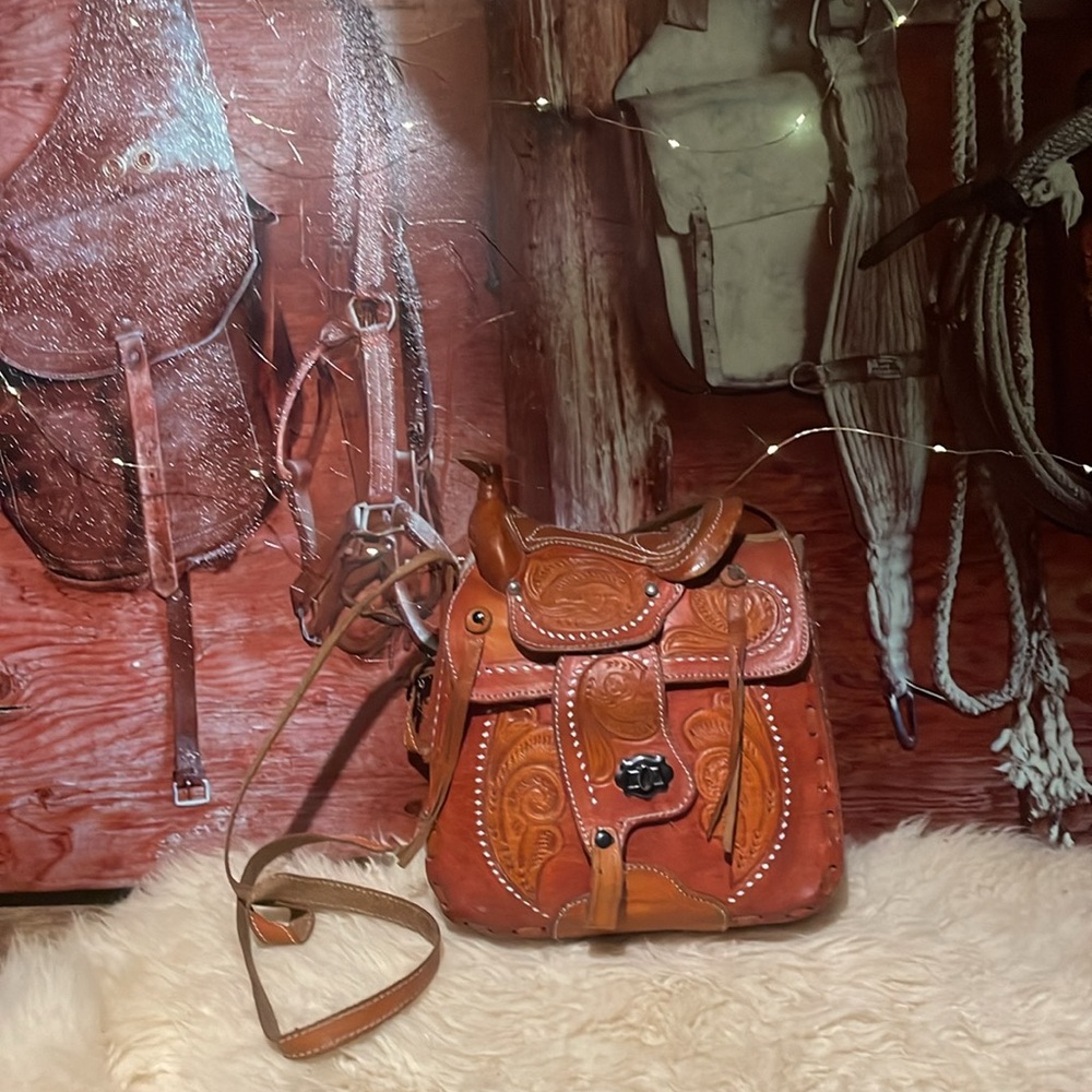Leather saddle bag